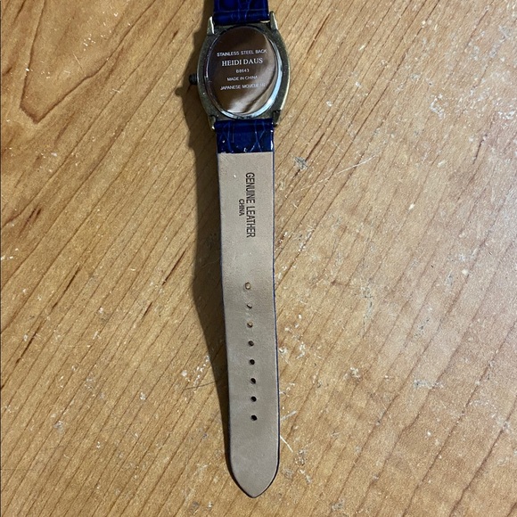 HEIDI DAUS LAVISH RHINESTONE CRYSTALS WATCH - Picture 8 of 8